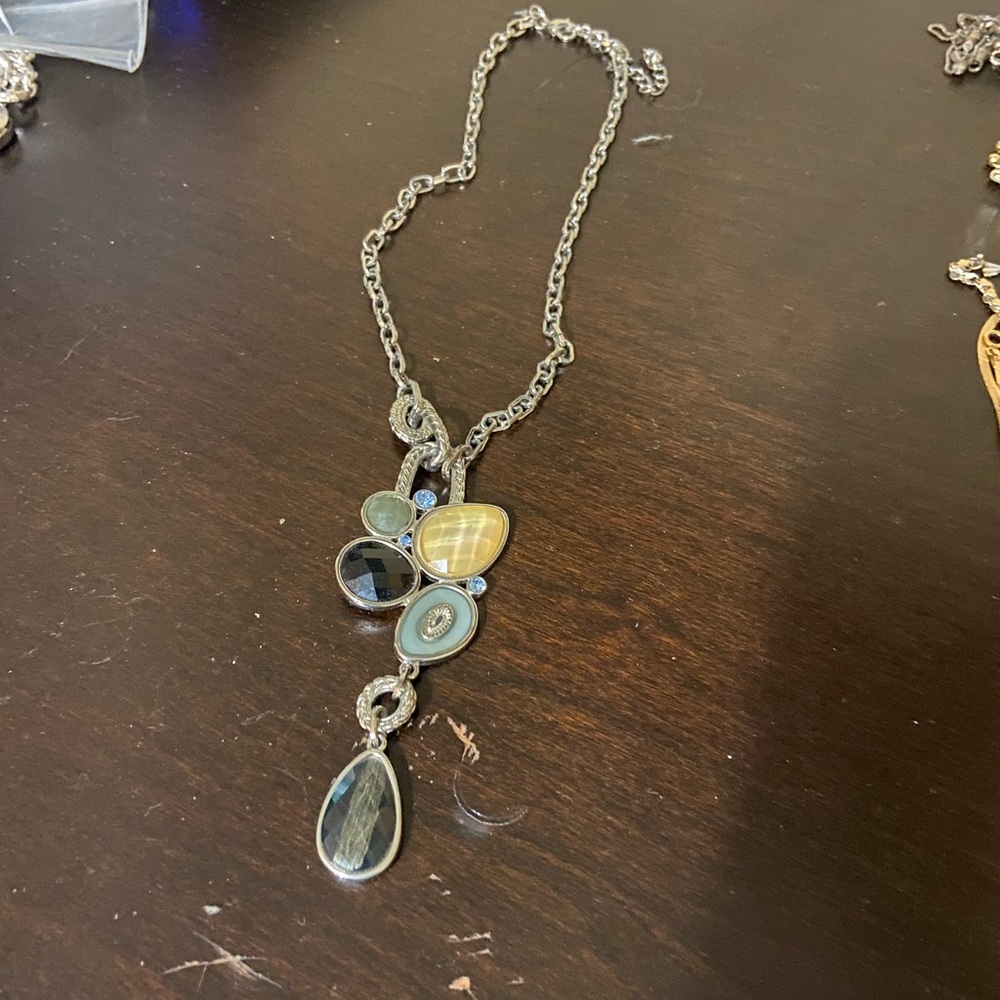 Lia Sophia branded necklace 15-18” long - Picture 2 of 2